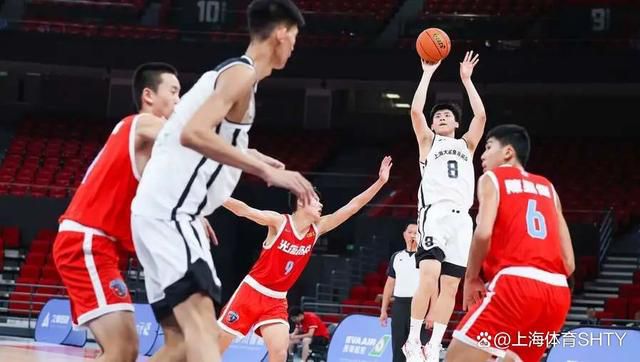 《长津湖》单日票房5739万，截至发稿前累计票房超53亿。