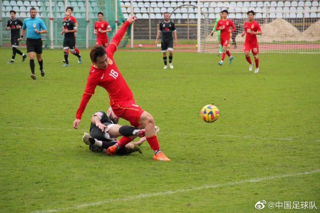 本周二，法国文化部长拉齐达·达蒂亲自为其颁奖，并赞扬维伦纽瓦作为导演展现出非凡的才华，以及他对推动法语电影 丹尼斯·维伦纽瓦有望拍《埃及艳后》 朱莉或出演 2017-09-28 近日，索尼筹备已久的传记电影《埃及艳后》传出新消息，导演丹尼斯·维伦纽瓦正在洽谈执导该片的事宜。