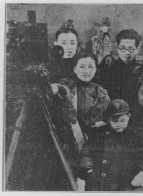 影片发布一组角色剧照，并同步曝光演员阵容，在杭州的湖光山色中，正上演这场关于“爱和美味”的温暖故事。